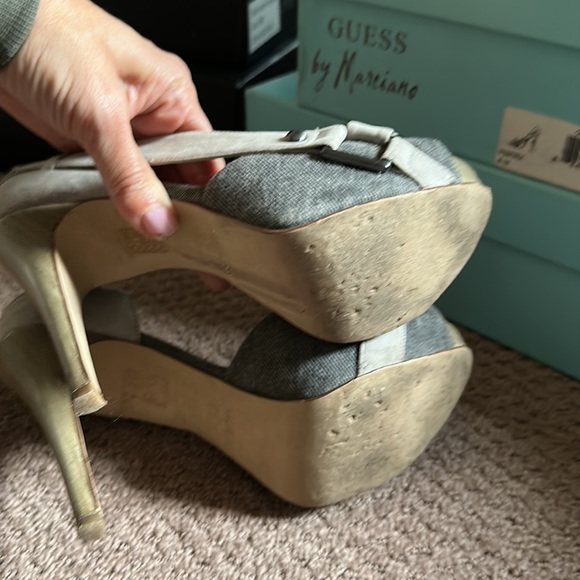 Marciano grey corduroy / suede peep toe platform heel sandals sz 6 - Picture 6 of 8
